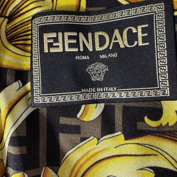 FENDACE GOWN - Picture 12 of 16